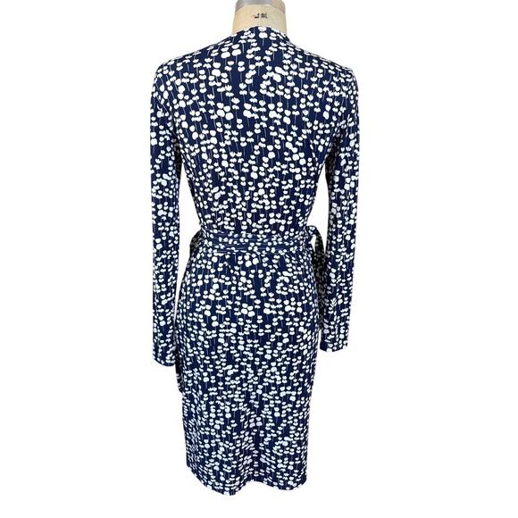 Lark & Ro Floral Print Wrap Dress in Blue and White Size Medium - Picture 3 of 7
